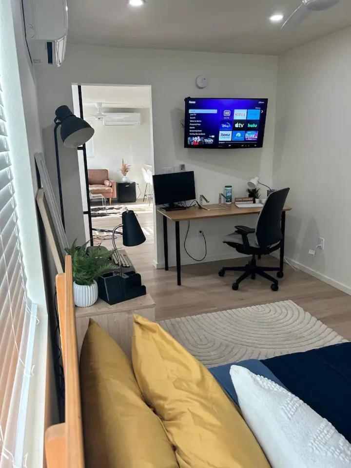 Serene Modern Home Backdoor With Great Wifi, Games, Movies, Patio Seating And Bbq Easy Access To North Joshua Tree National Park In 10 Minutes Twentynine Palms Exterior foto