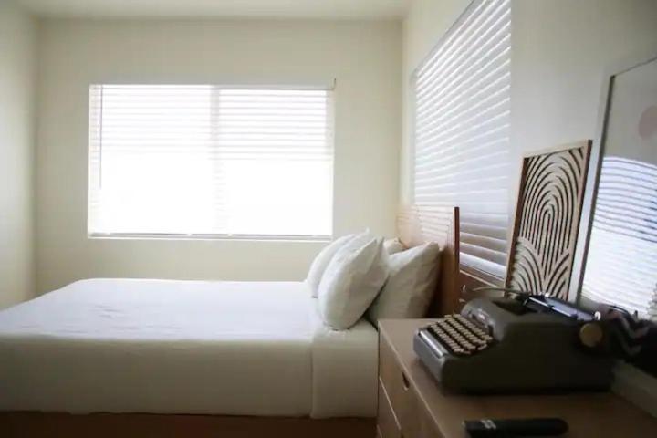 Serene Modern Home Backdoor With Great Wifi, Games, Movies, Patio Seating And Bbq Easy Access To North Joshua Tree National Park In 10 Minutes Twentynine Palms Exterior foto