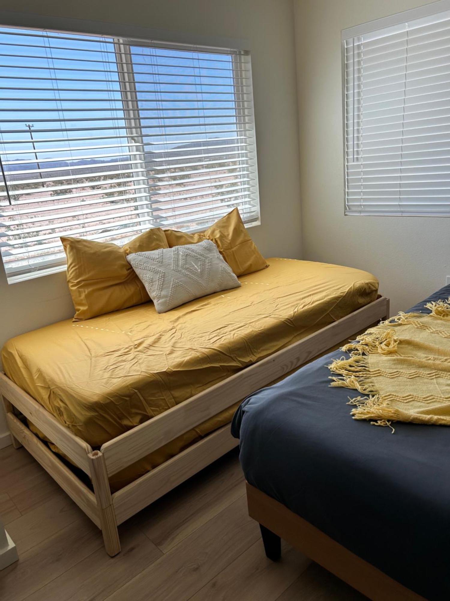 Serene Modern Home Backdoor With Great Wifi, Games, Movies, Patio Seating And Bbq Easy Access To North Joshua Tree National Park In 10 Minutes Twentynine Palms Exterior foto